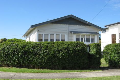 Photo of property in 16 Miro Road, Mangere Bridge, Auckland, 2022