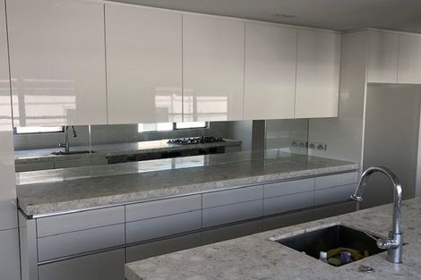 Photo of property in 7 Puawai Place, Northcote, Auckland, 0627