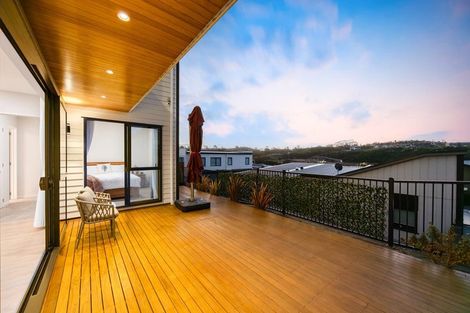 Photo of property in 41 Windlass Street, Long Bay, Auckland, 0630