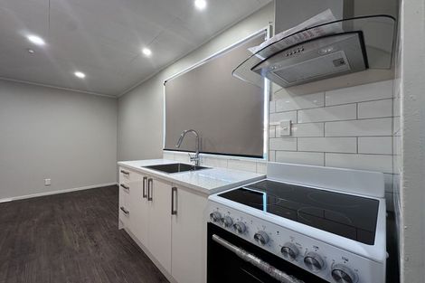 Photo of property in 2/30 Kennington Drive, Clendon Park, Auckland, 2103