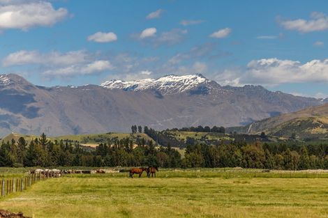 Photo of property in 24 Lachlan Avenue, Hawea Flat, Lake Hawea, 9382
