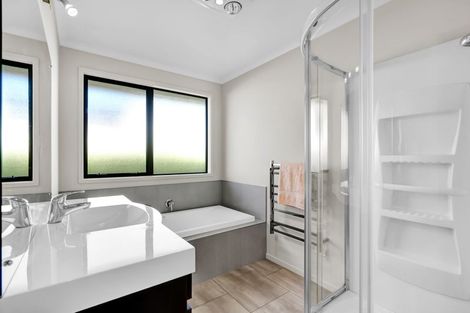 Photo of property in 49 Links Drive, Waiwhakaiho, New Plymouth, 4312