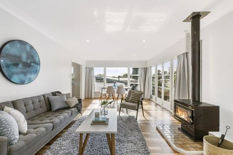 Photo of property in 38 Woodside Road, Massey, Auckland, 0614