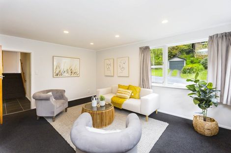 Photo of property in 67 Elmslie Road, Pinehaven, Upper Hutt, 5019