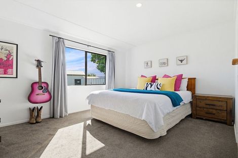 Photo of property in 13 Elisa Lane, Ranui, Auckland, 0612