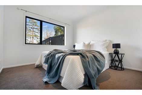 Photo of property in 17a Atkinson Road, Titirangi, Auckland, 0604