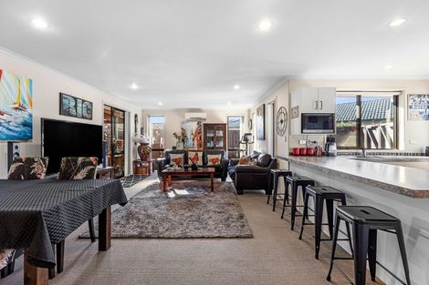 Photo of property in 100 Twin Oak Avenue, Papamoa Beach, Papamoa, 3118