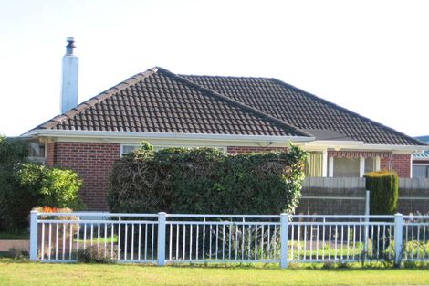 Photo of property in 44 Grove Road, Papakura, 2110