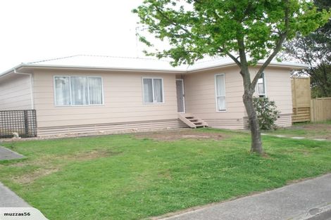 Photo of property in 2 Beadle Place, St Andrews, Hamilton, 3200