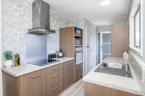 Photo of property in 35 Karen Crescent, Dinsdale, Hamilton, 3204