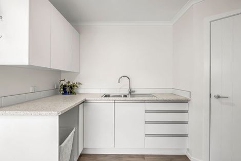 Photo of property in 33 Golf Vue Place, Castlecliff, Whanganui, 4501