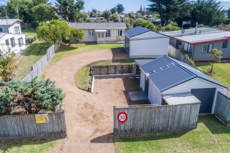 Photo of property in 30 Muapoko Street, Himatangi Beach, Foxton, 4891