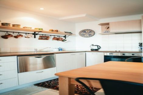 Photo of property in Paramount Apartments, 4/281 Maunganui Road, Mount Maunganui, 3116