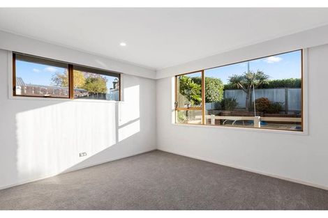 Photo of property in 319 Albany Highway, Rosedale, Auckland, 0632