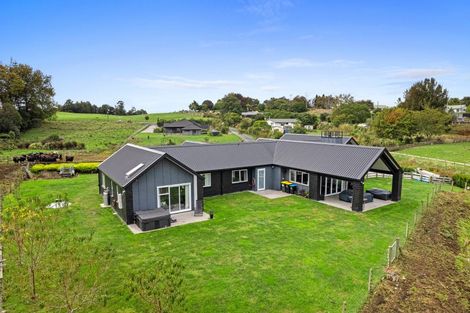 Photo of property in 13 Tari Road, Pukeatua, 3880
