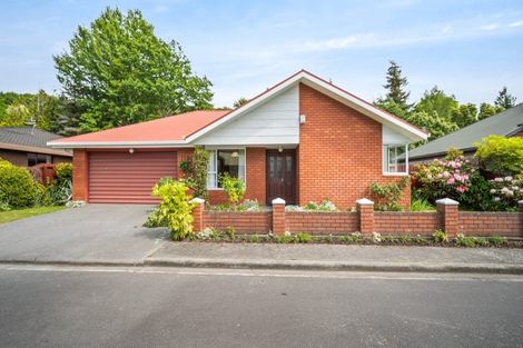 Photo of property in 6 Torvill And Dean Lane, Cashmere, Christchurch, 8022
