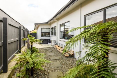 Photo of property in 4a Silkwood Place, Fitzherbert, Palmerston North, 4410
