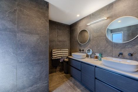 Photo of property in 5 Clearview Street, Wanaka, 9305