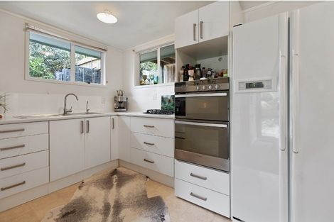 Photo of property in 2 Leander Road, Bayswater, Auckland, 0622