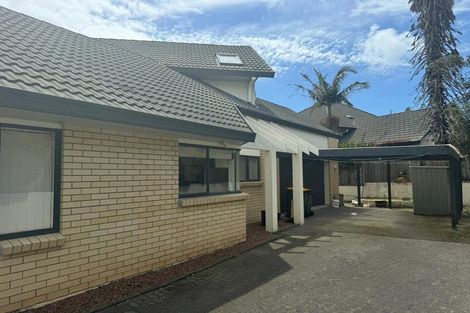 Photo of property in 1 Capistrano Mews, Goodwood Heights, Auckland, 2105