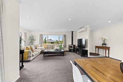 Photo of property in 3a Honeyfield Drive, Whalers Gate, New Plymouth, 4310