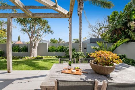 Photo of property in 58 The Circle, Manly, Whangaparaoa, 0930