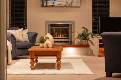 Photo of property in 8 Metzenthin Close, Raumati South, Paraparaumu, 5032