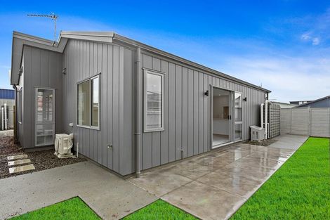Photo of property in 5 Seafoam Road, Rosehill, Papakura, 2113