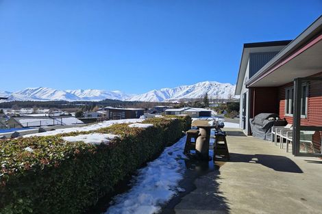 Photo of property in 12 O'neill Place, Lake Tekapo, 7999