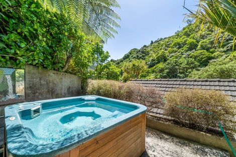 Photo of property in 3 Waitohu Road, York Bay, Lower Hutt, 5013