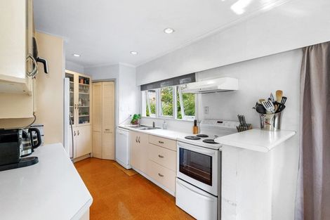 Photo of property in 1/5 Camelot Place, Glenfield, Auckland, 0629