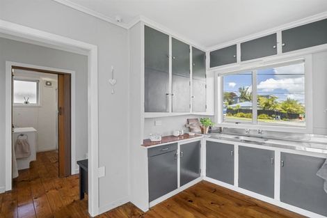 Photo of property in 97 Tiri Road, Tindalls Beach, Whangaparaoa, 0930