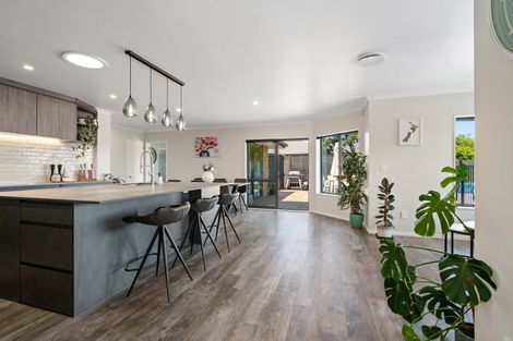 Photo of property in 28 Madison Street, Cambridge, 3434