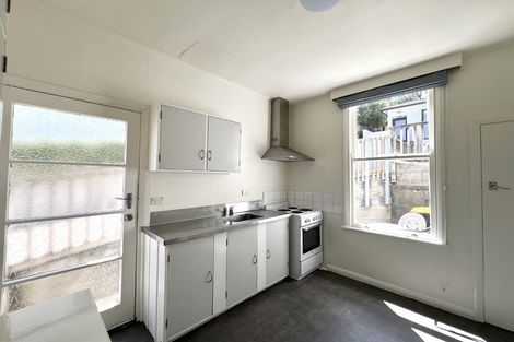 Photo of property in 98a Northland Road, Northland, Wellington, 6012