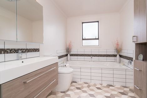 Photo of property in 114 Argyle Street, Mosgiel, 9024