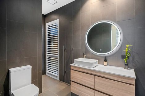 Photo of property in 11 Sapphire Spring Rise, Wanaka, 9305