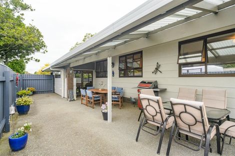 Photo of property in 14 Aitken Street, Bulls, 4818