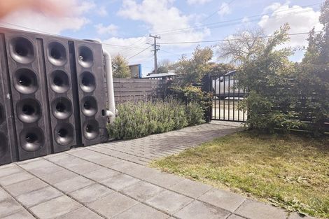 Photo of property in 2/66 Metcalfe Road, Ranui, Auckland, 0612