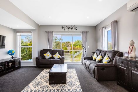 Photo of property in 47 Cleat Street, Whitby, Porirua, 5024