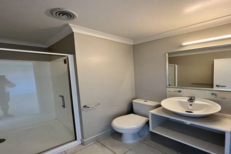 Photo of property in 9m Clearwater Cove, West Harbour, Auckland, 0618