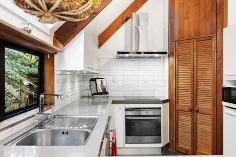 Photo of property in 2/113 Daffodil Street, Titirangi, Auckland, 0604