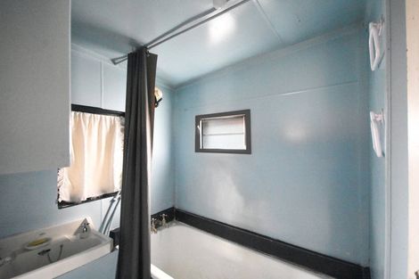 Photo of property in 76 Wesley Street, South Dunedin, Dunedin, 9012