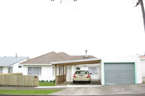 Photo of property in 24 Record Street, Fitzroy, New Plymouth, 4312