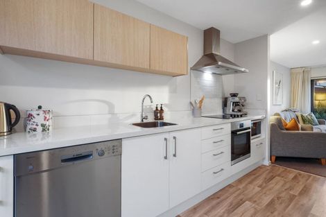 Photo of property in 3/129 Aikmans Road, Merivale, Christchurch, 8014