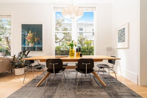 Photo of property in 18 Austin Street, Mount Victoria, Wellington, 6011