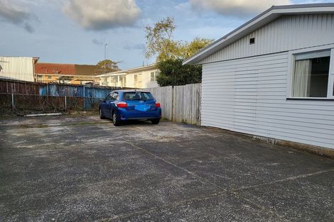Photo of property in 11 Ellen Avenue, Hillcrest, Auckland, 0627