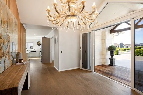 Photo of property in 19 Mike Smith Drive, Cambridge, 3434