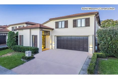 Photo of property in 25 Bridgefield Crescent, Flat Bush, Auckland, 2016