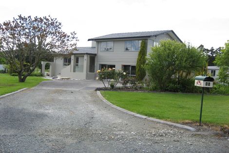 Photo of property in 28 Farrand Road, Kumeu, 0891