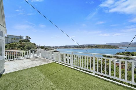 Photo of property in 49 Hungerford Road, Lyall Bay, Wellington, 6022